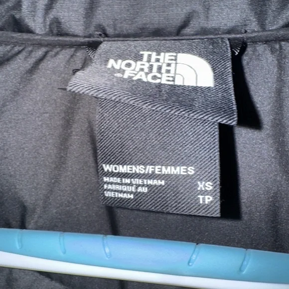 The North Face Women's Quilted Black Puffer Jacket - Picture 3 of 3